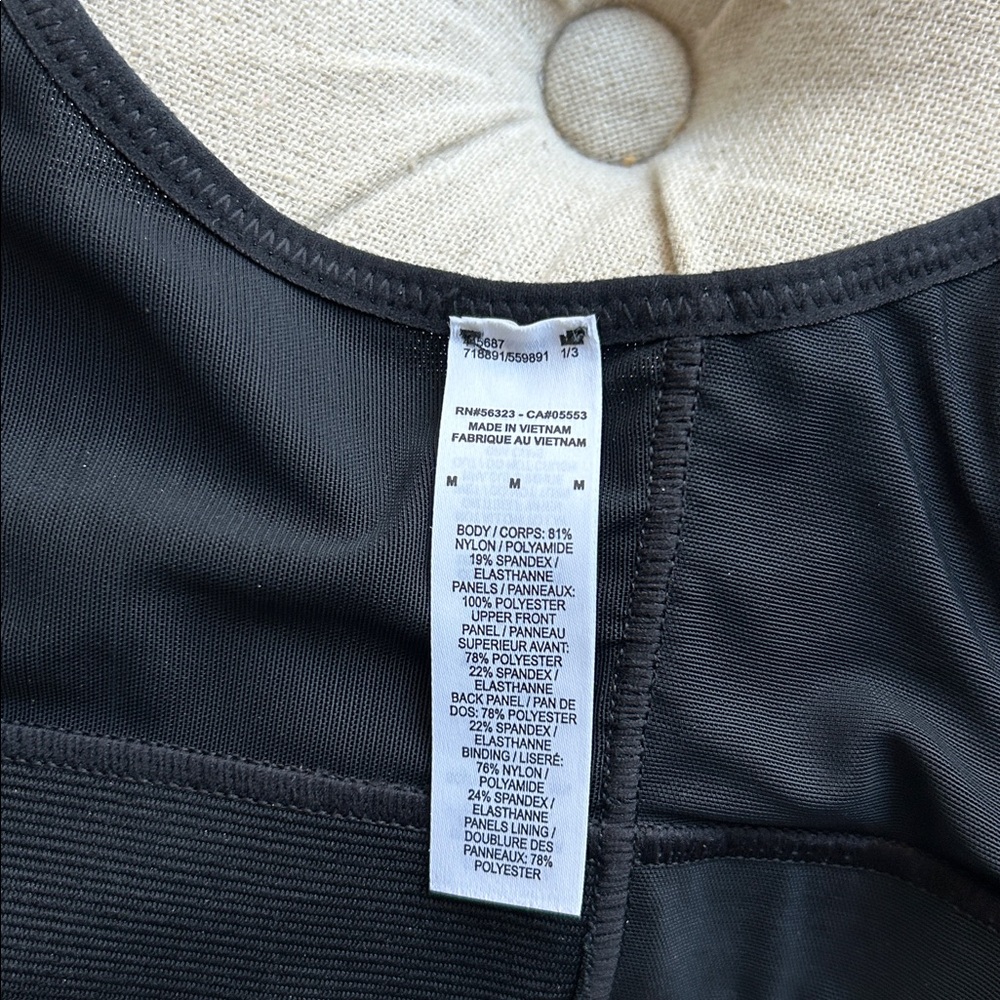 Nike Alpha Ultrabreathe High Impact Sports Bra (Front cut out) Medium Black - Picture 6 of 11